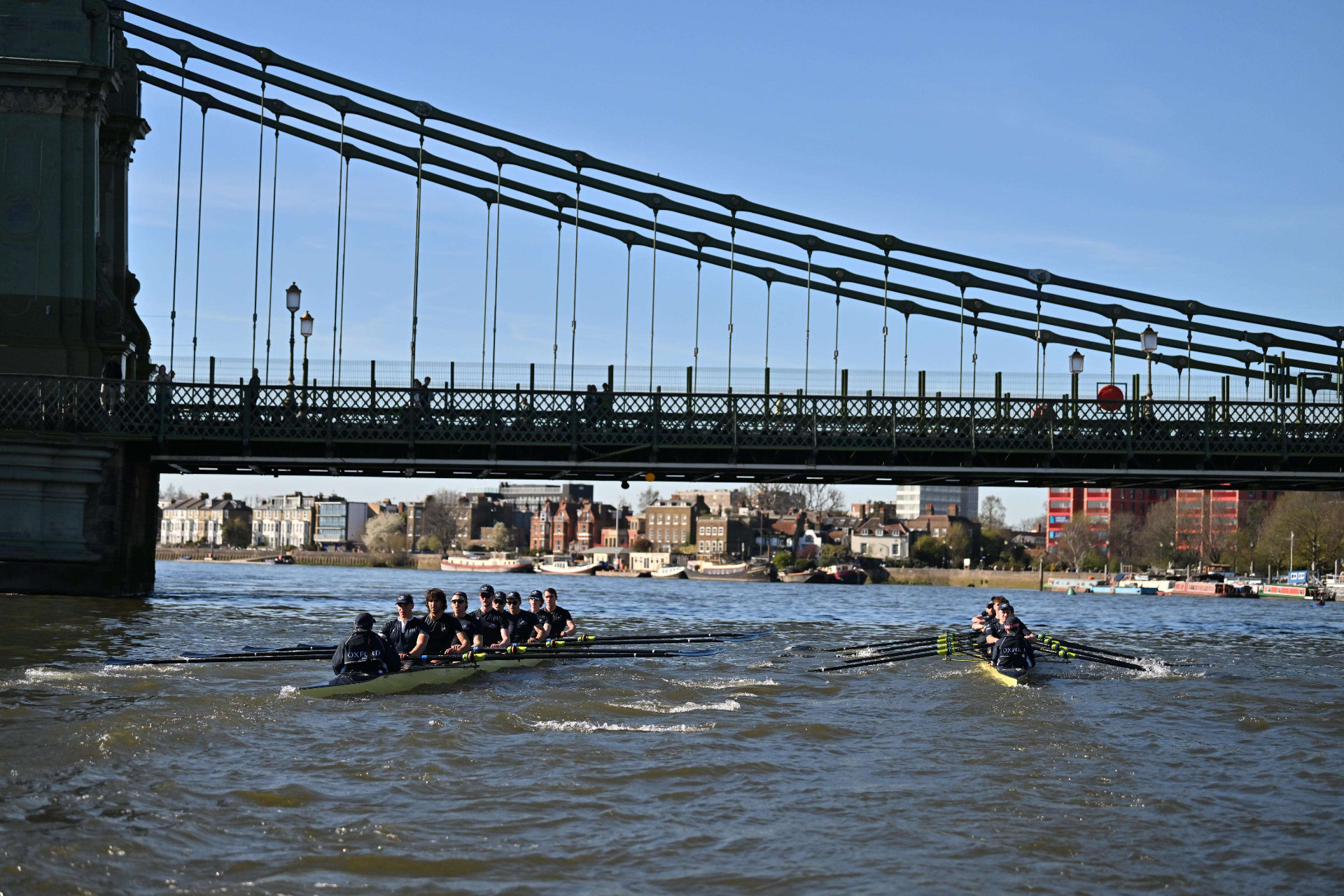 Riverside spectators at the Boat Race