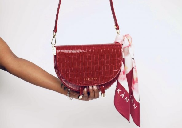 Shobikān red clutch campaign shot